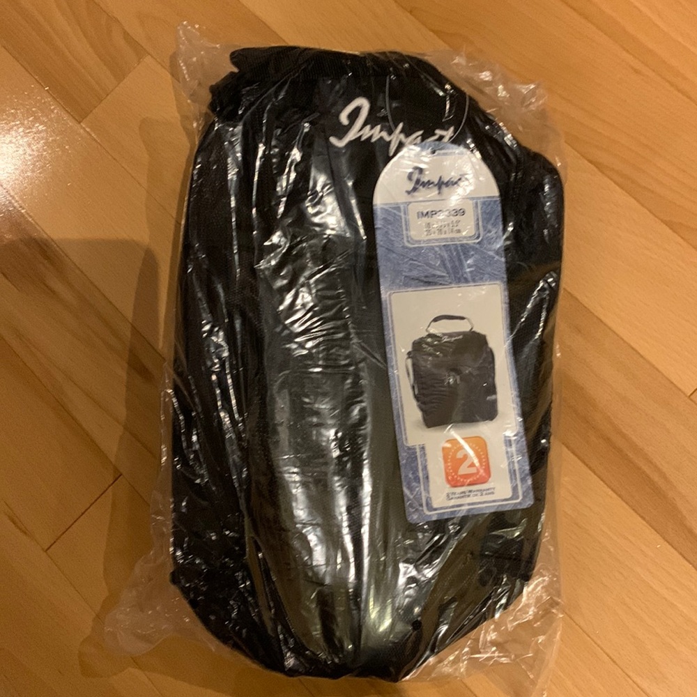 NWT Black Vertical Impact Insulated Lunch Bag